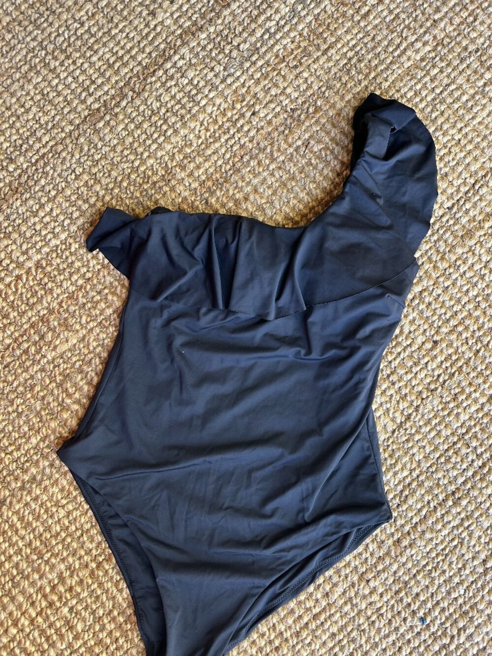 knix one-shoulder swimsuit with ruffle, size medium